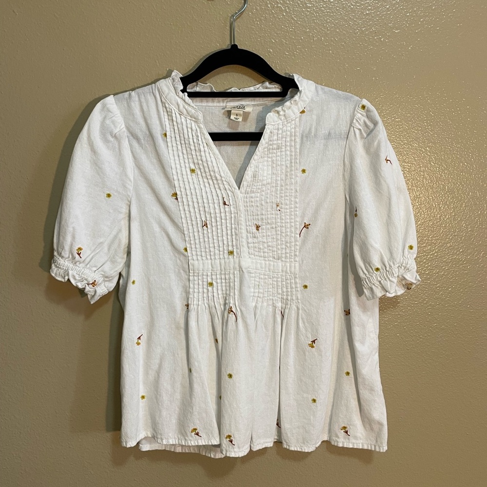 A.N.A. White Floral Pleated Top Size Small